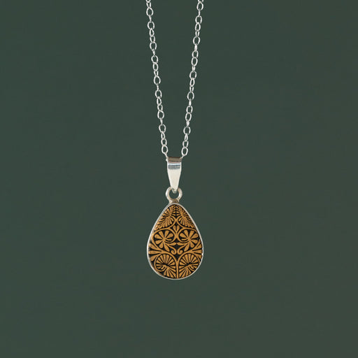 Carved Gourd Teardrop Pendant Necklace