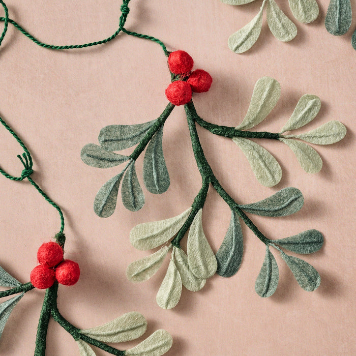 Ullasa Holly Silk Paper Garland 2