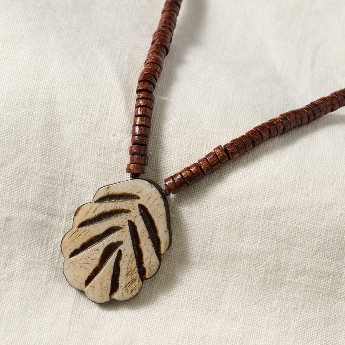 Wood Beads Pendant Necklace 2