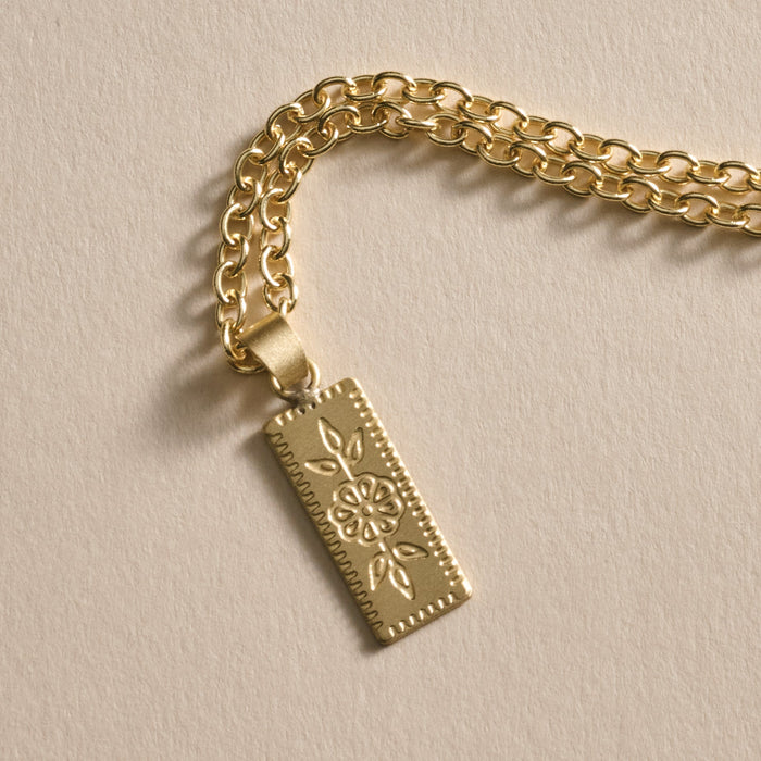 Arati Etched Floral Necklace 4