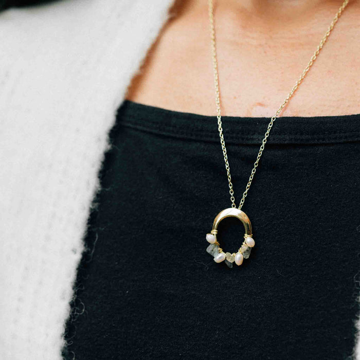 Moti Mini Pearl Pendant Necklace 2