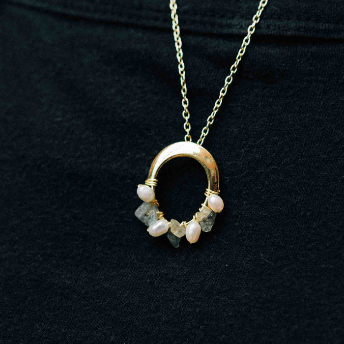 Moti Mini Pearl Pendant Necklace 4