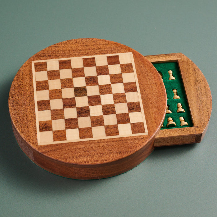 Acacia Wood Round Magnetic Chess Set 2